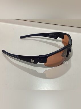NYM New York Yankees Maxx MLBP 2017 Sunglasses
